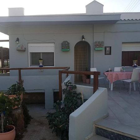 Katerina'S Apartments Kini Екстериор снимка