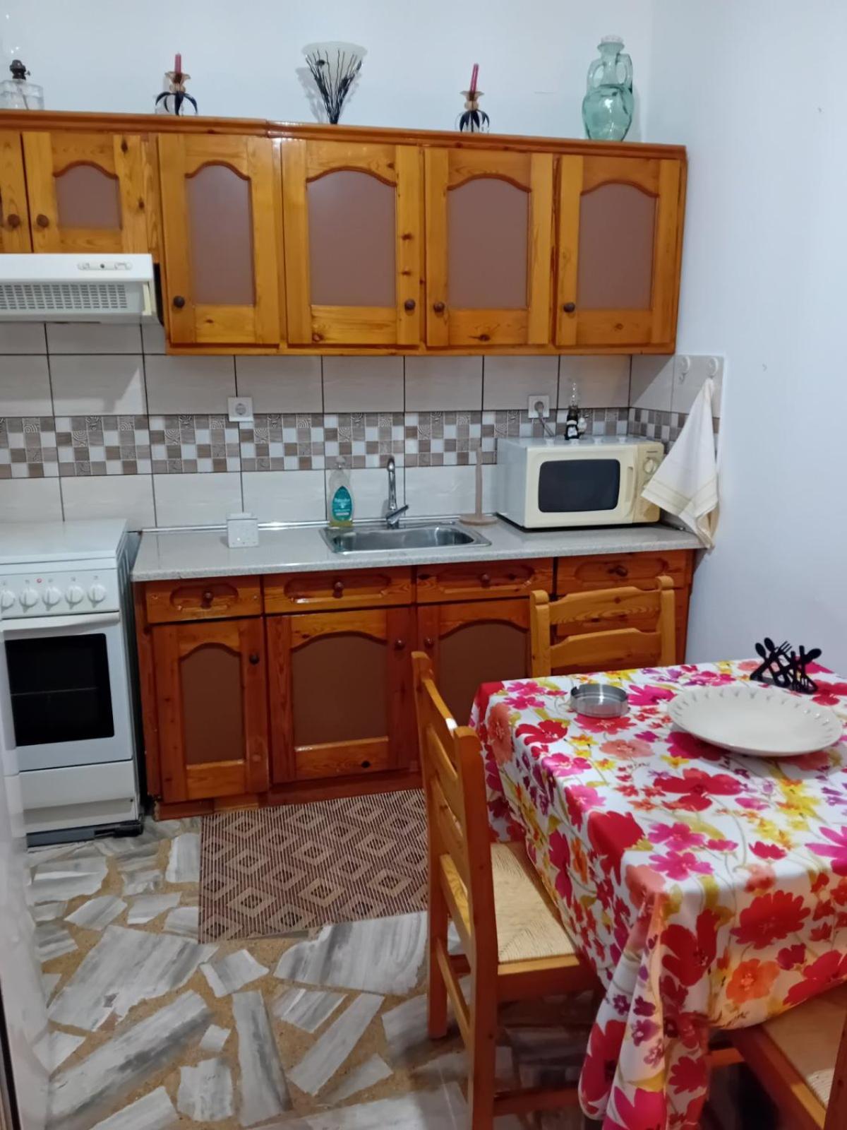 Katerina'S Apartments Kini Екстериор снимка