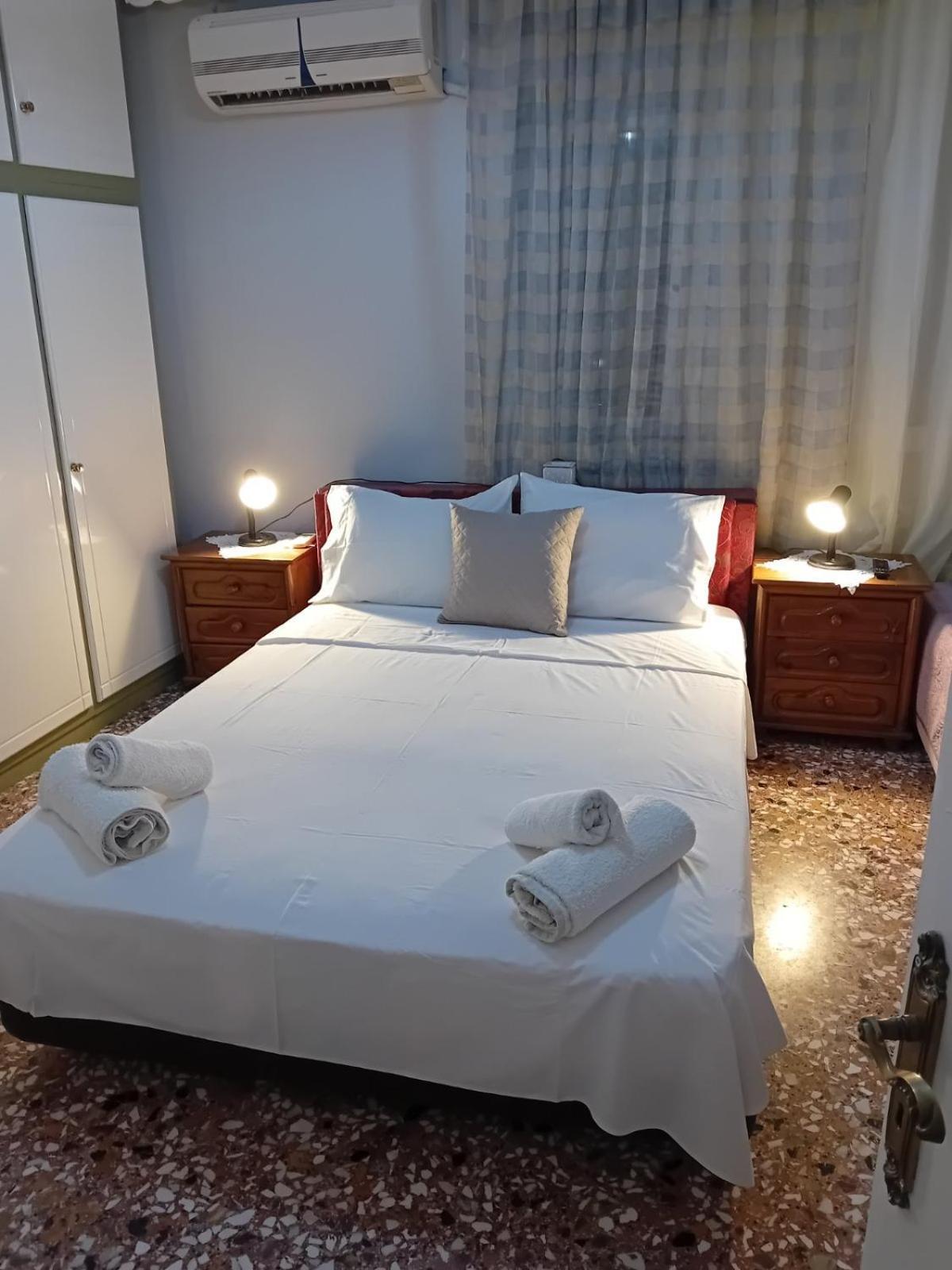 Katerina'S Apartments Kini Екстериор снимка